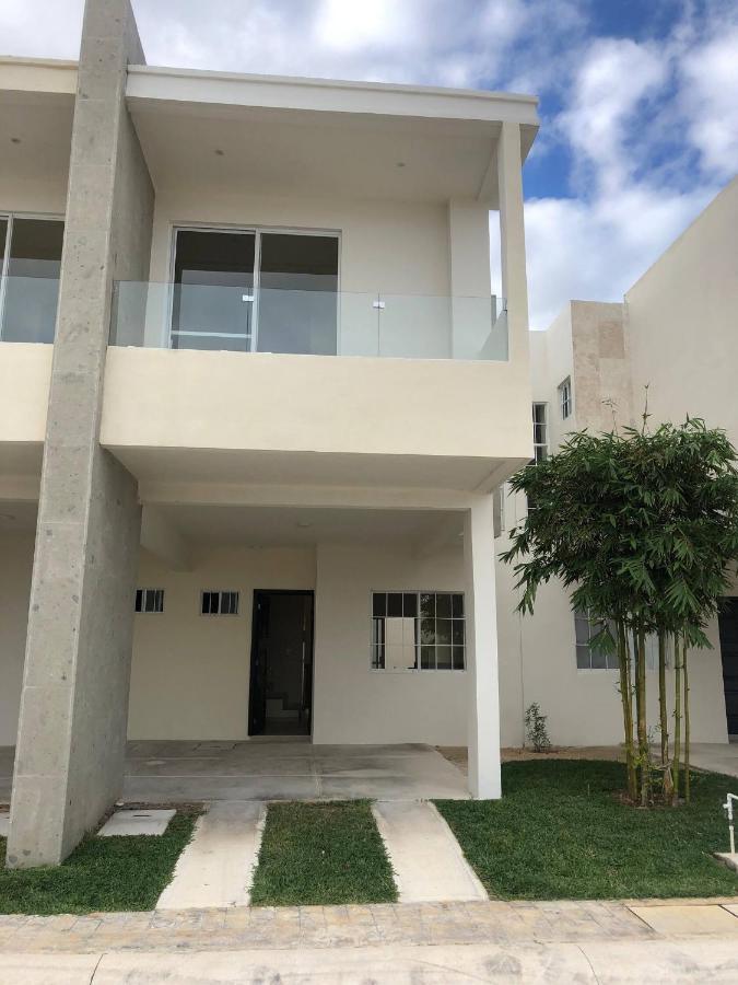 Cozy Family Vacation Home Near The Beach! Playa del Carmen Buitenkant foto